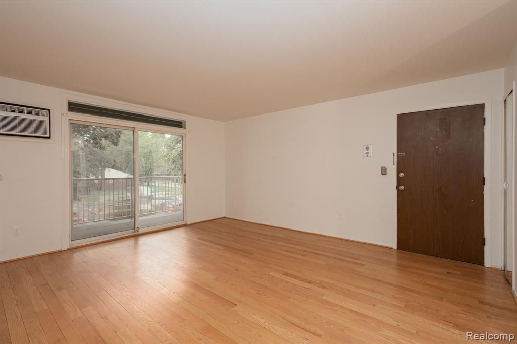 4909 Crooks Road, Royal Oak, MI 48073 Main Photo