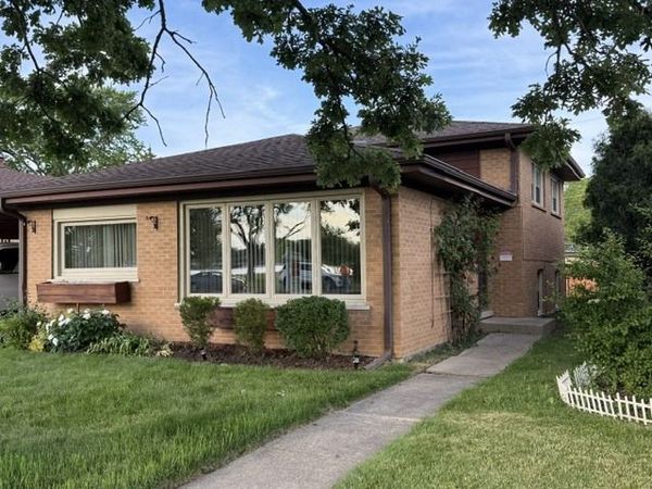 2185 Lee Street , Des Plaines, IL 60018