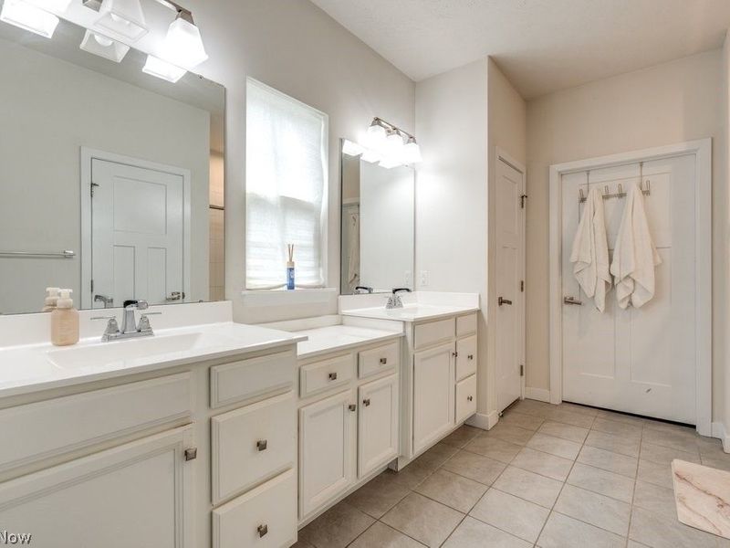 811 Robinson Drive, Lagrange, OH 44050 Photo 13