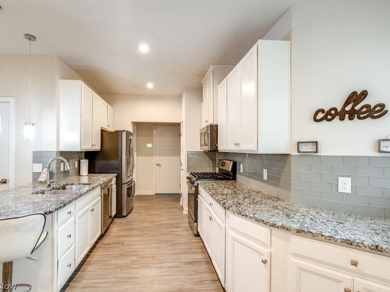 811 Robinson Drive, Lagrange, OH 44050 Photo 5