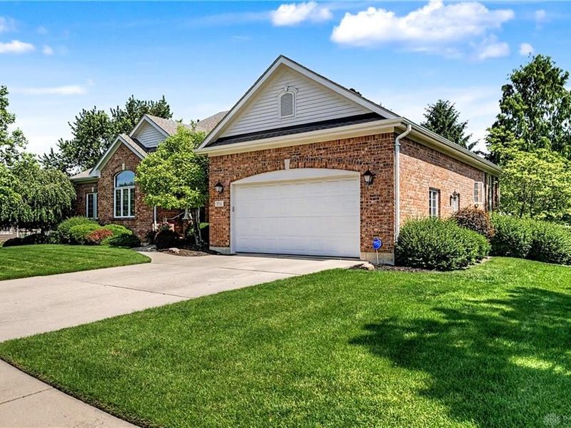 775 Lennox Court, Tipp City, OH 45371 Photo 2