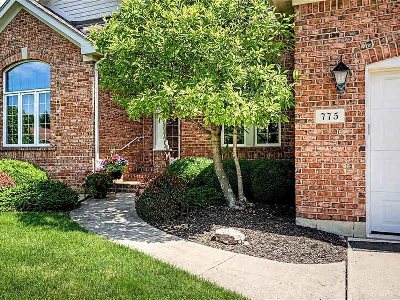 775 Lennox Court, Tipp City, OH 45371 Photo 3