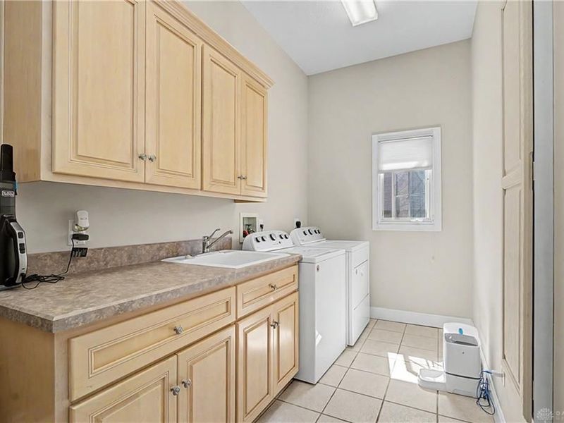 775 Lennox Court, Tipp City, OH 45371 Photo 37