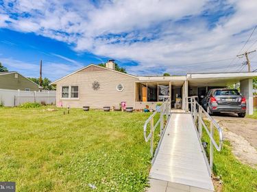 6 GAMEWOOD ROAD, LEVITTOWN, PA 19057