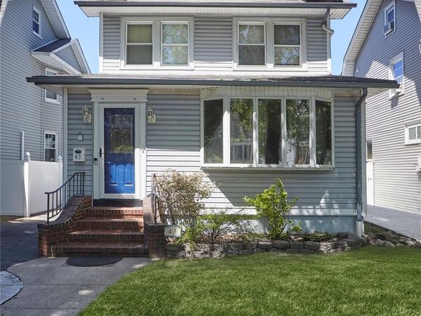 43 E Raleigh Avenue , Staten Island, NY 10310