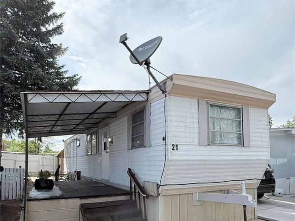 1050 S Pierce Street, Lakewood, CO 80226