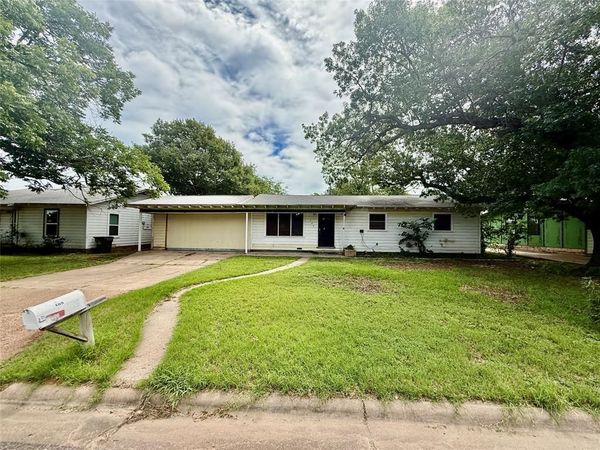 105 Ragland Street, Graham, TX 76450