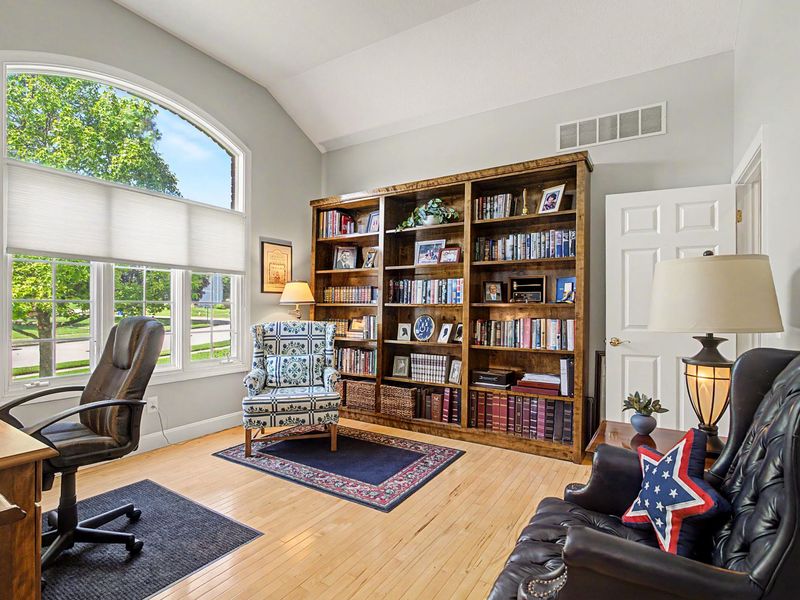 775 Lennox Court, Tipp City, OH 45371 Photo 10