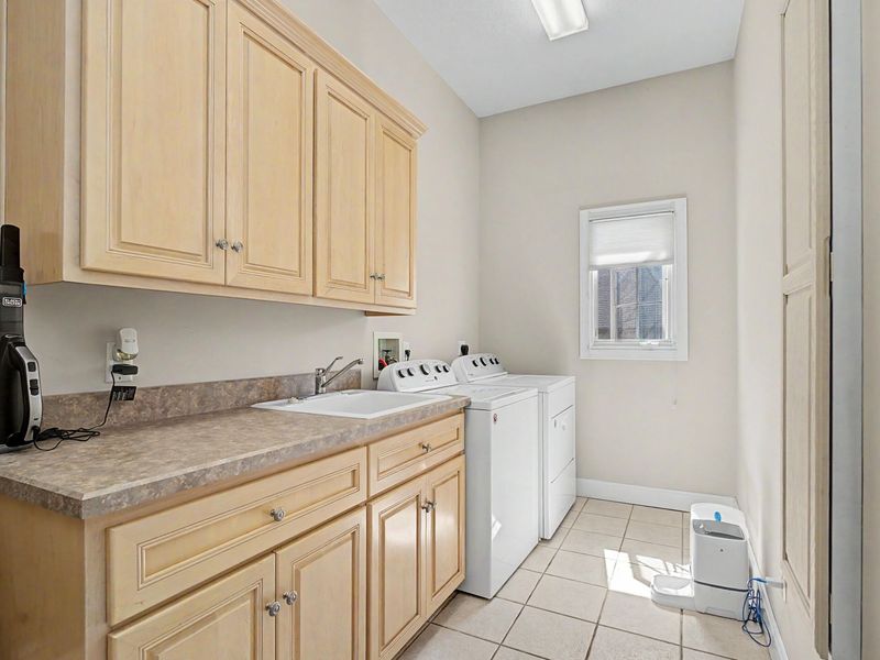 775 Lennox Court, Tipp City, OH 45371 Photo 36