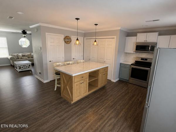 102 Village Trace, Kingston, TN 37763