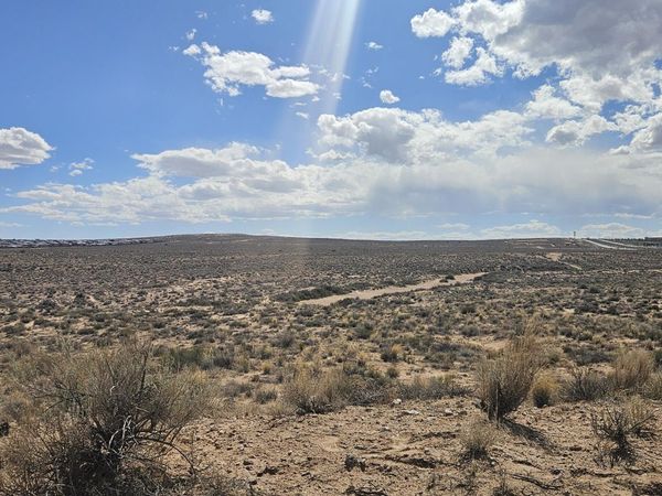2811 Pendragon Street NE, Rio Rancho, NM 87144