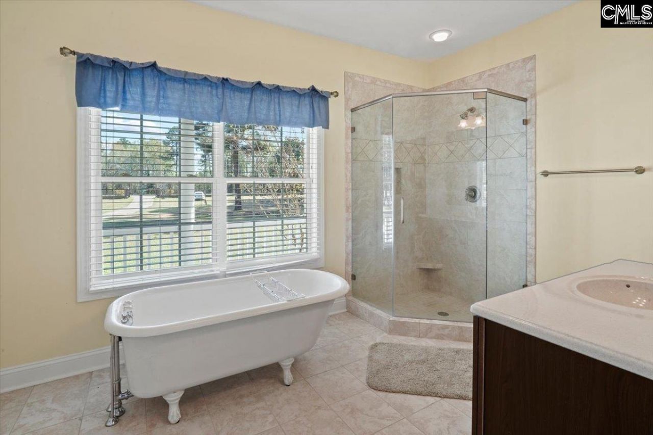 4472 River Road  Photo 10