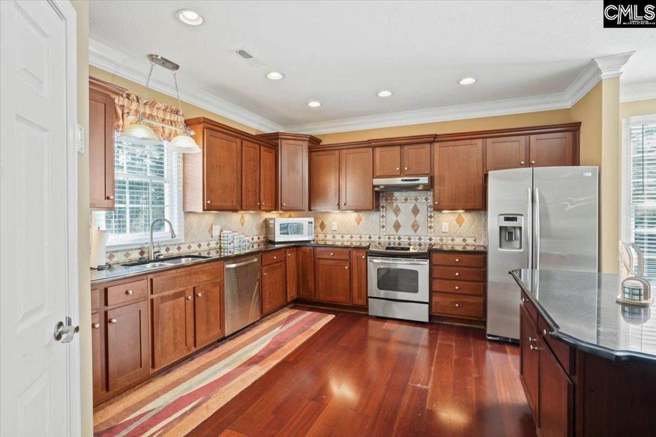 4472 River Road  Photo 13