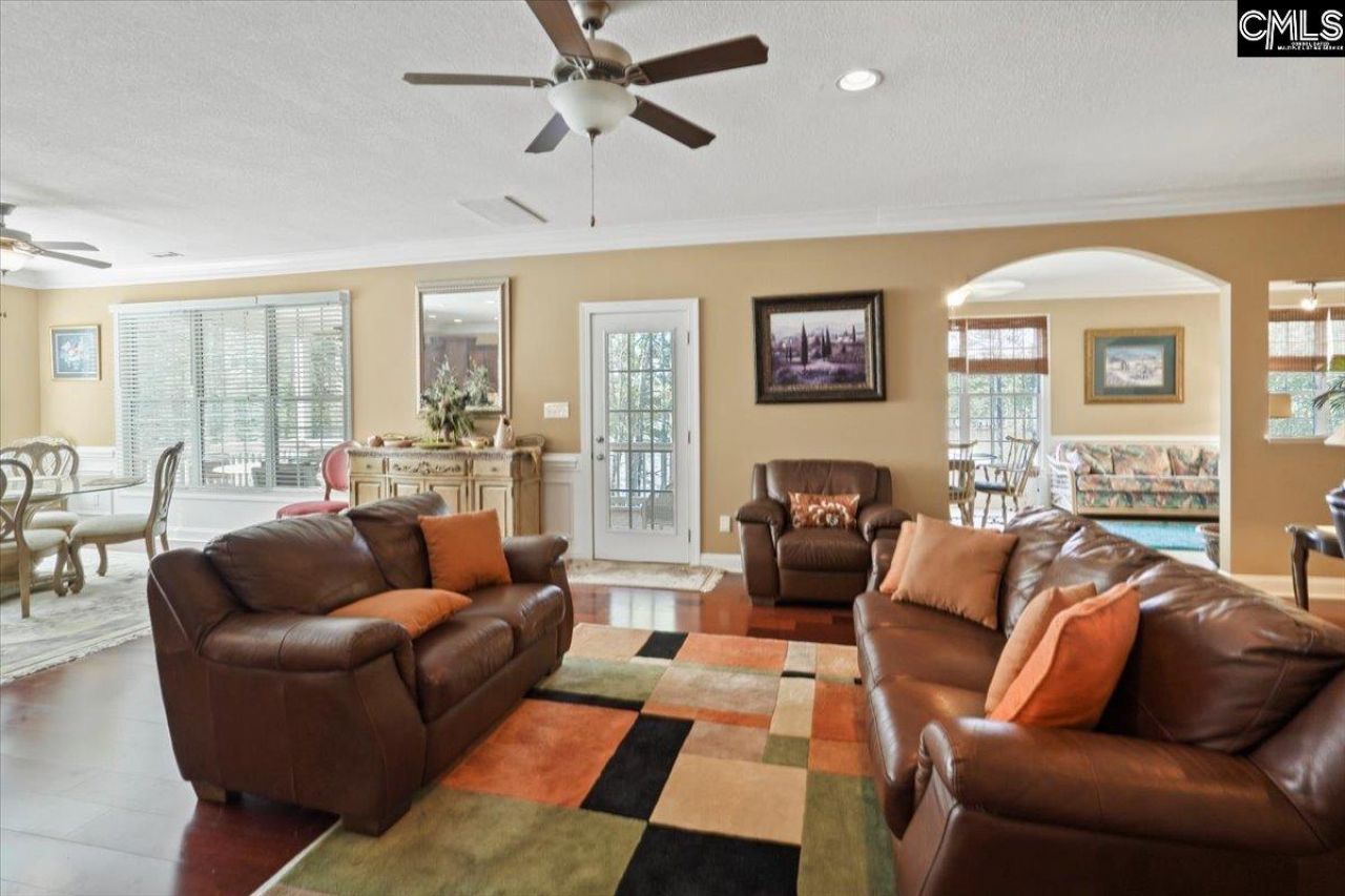 4472 River Road  Photo 15