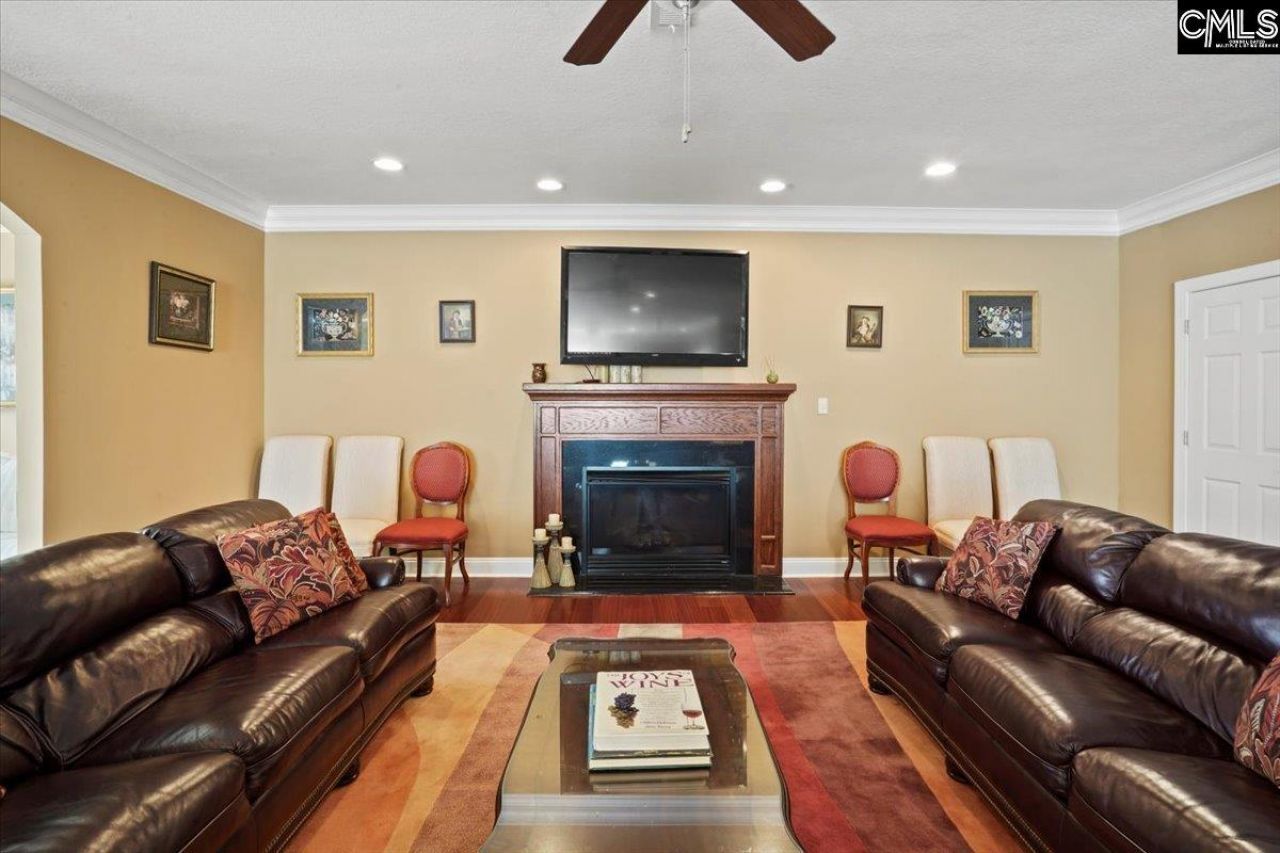 4472 River Road  Photo 17