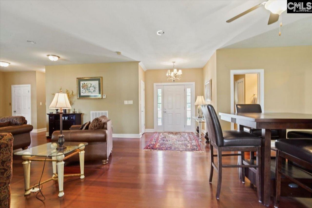 4472 River Road  Photo 5