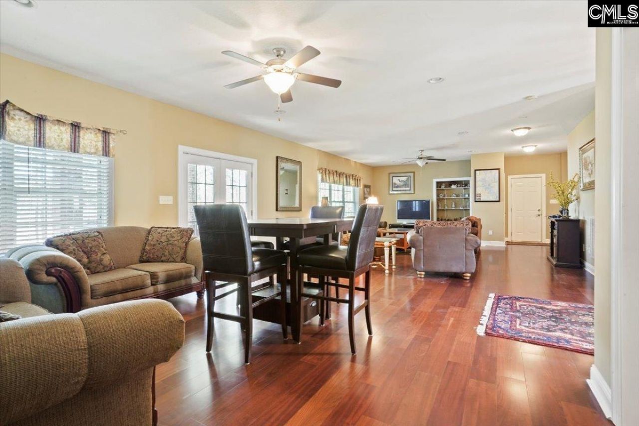 4472 River Road  Photo 8