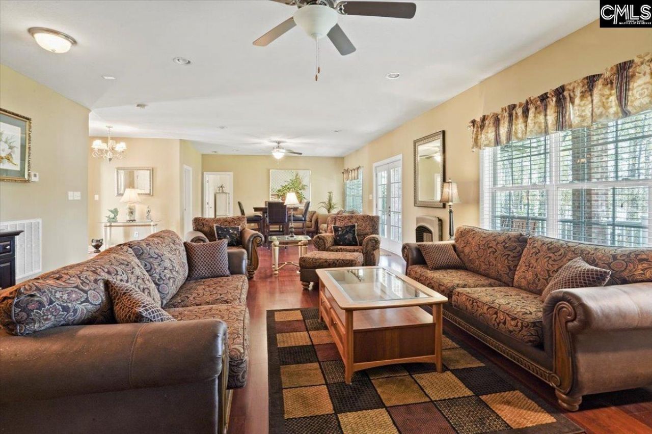 4472 River Road  Photo 9
