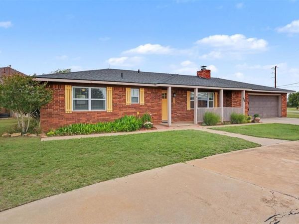 633 E Benton Avenue, Sayre, OK 73662