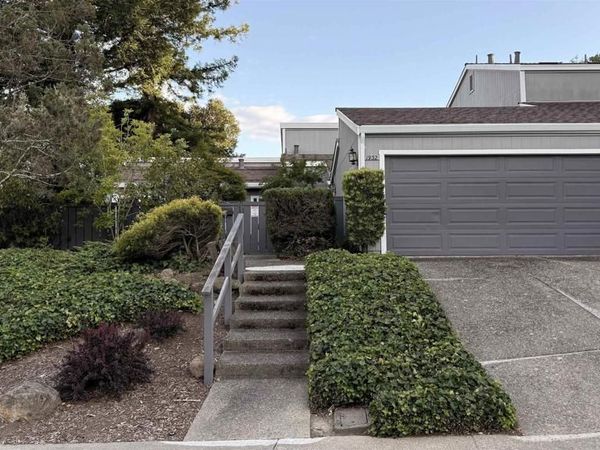1932 Ascot Dr, Moraga, CA 94556