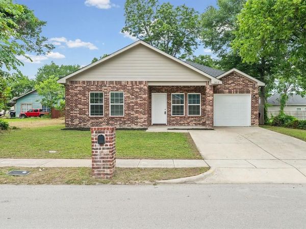 2812 Bourland Street , Greenville, TX 75401