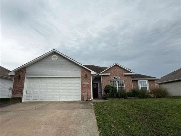 732 Iron Horse Drive, Warrensburg, MO 64093