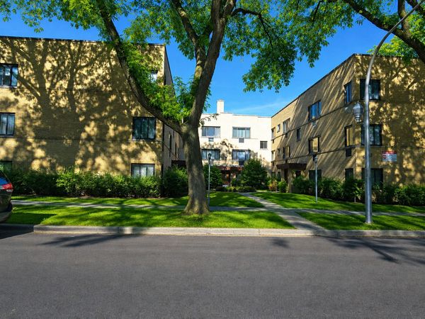 2038 W Jarvis Avenue , Unit 2F, Chicago, IL 60626