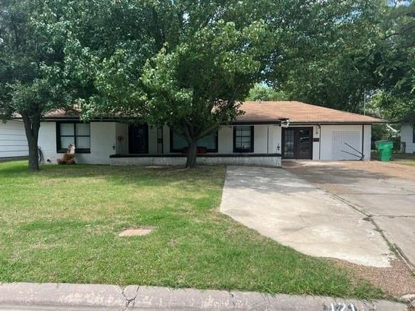 1211 Belmont Street, Gainesville, TX 76240