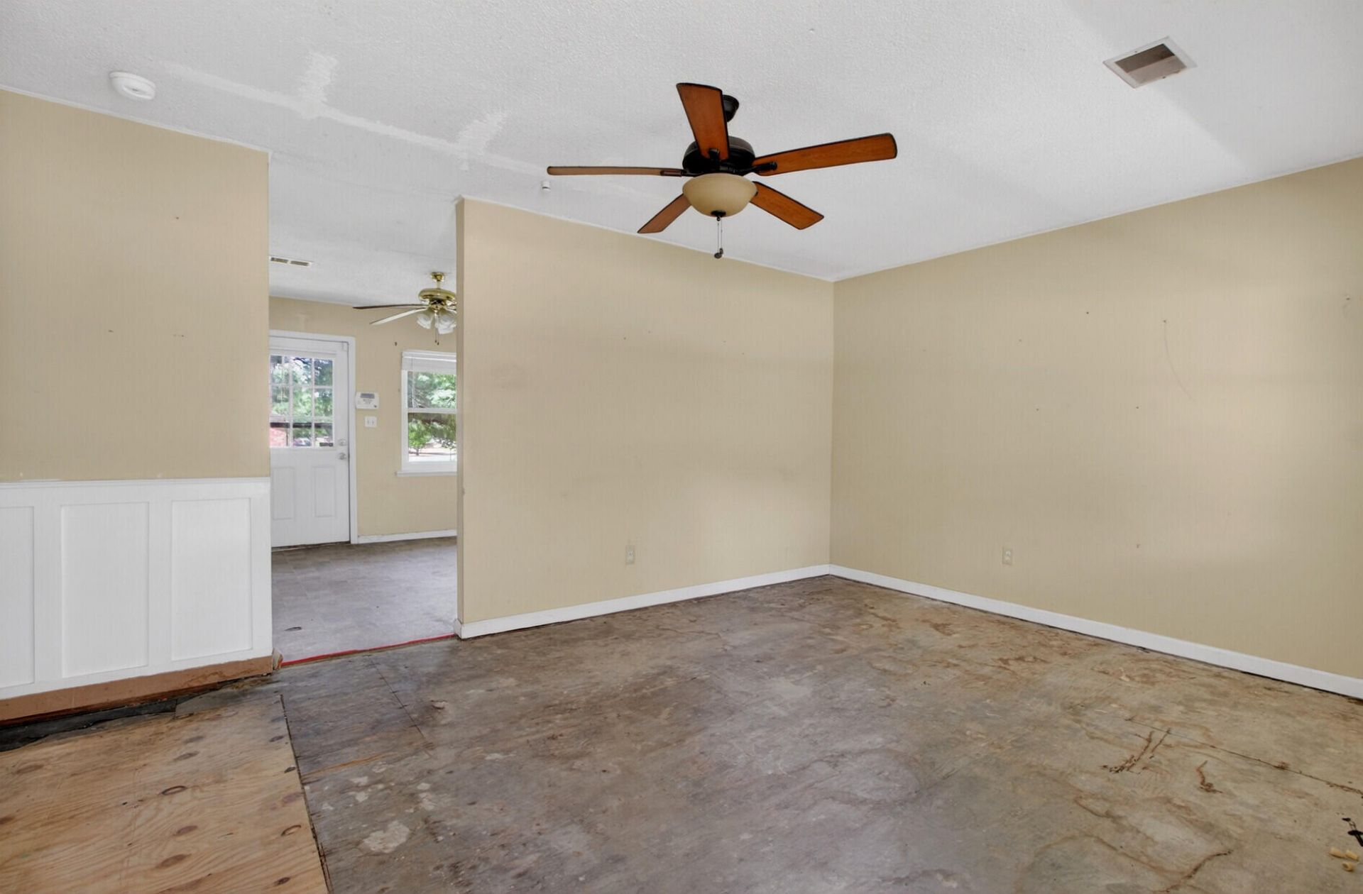 102 Montegue Street Photo 12