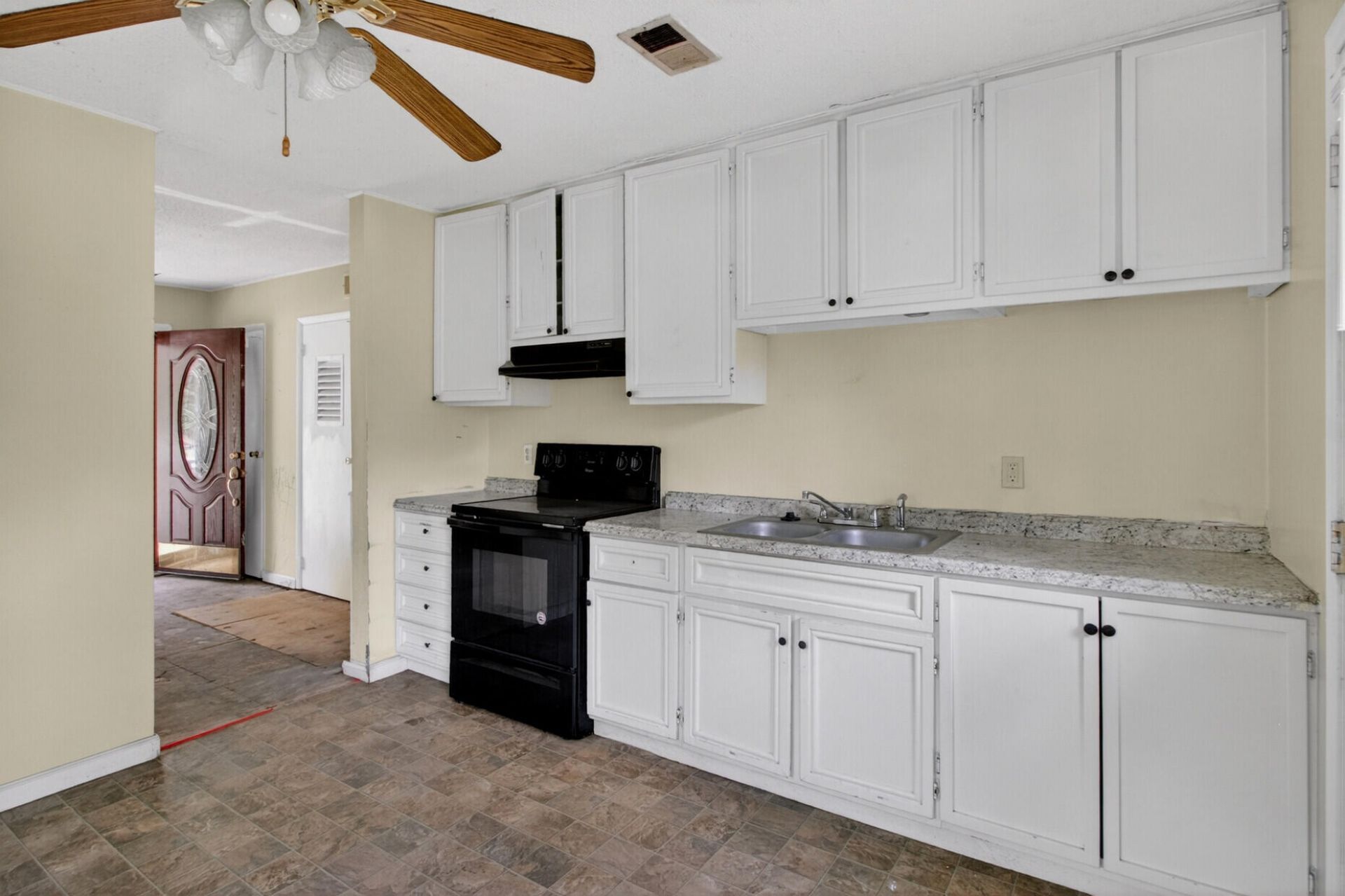 102 Montegue Street Photo 16