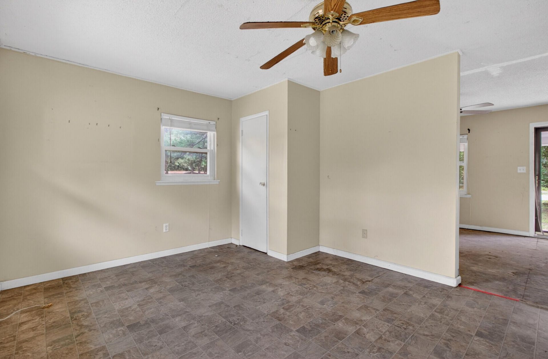 102 Montegue Street Photo 17