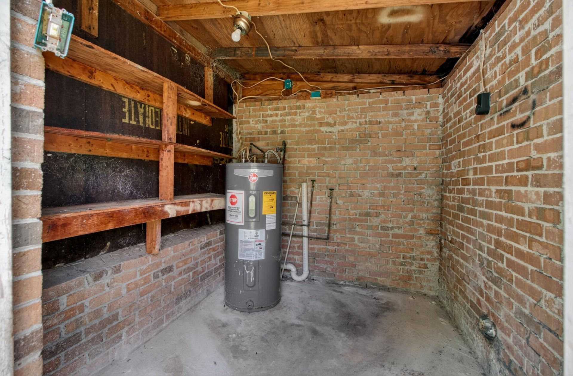 102 Montegue Street Photo 28