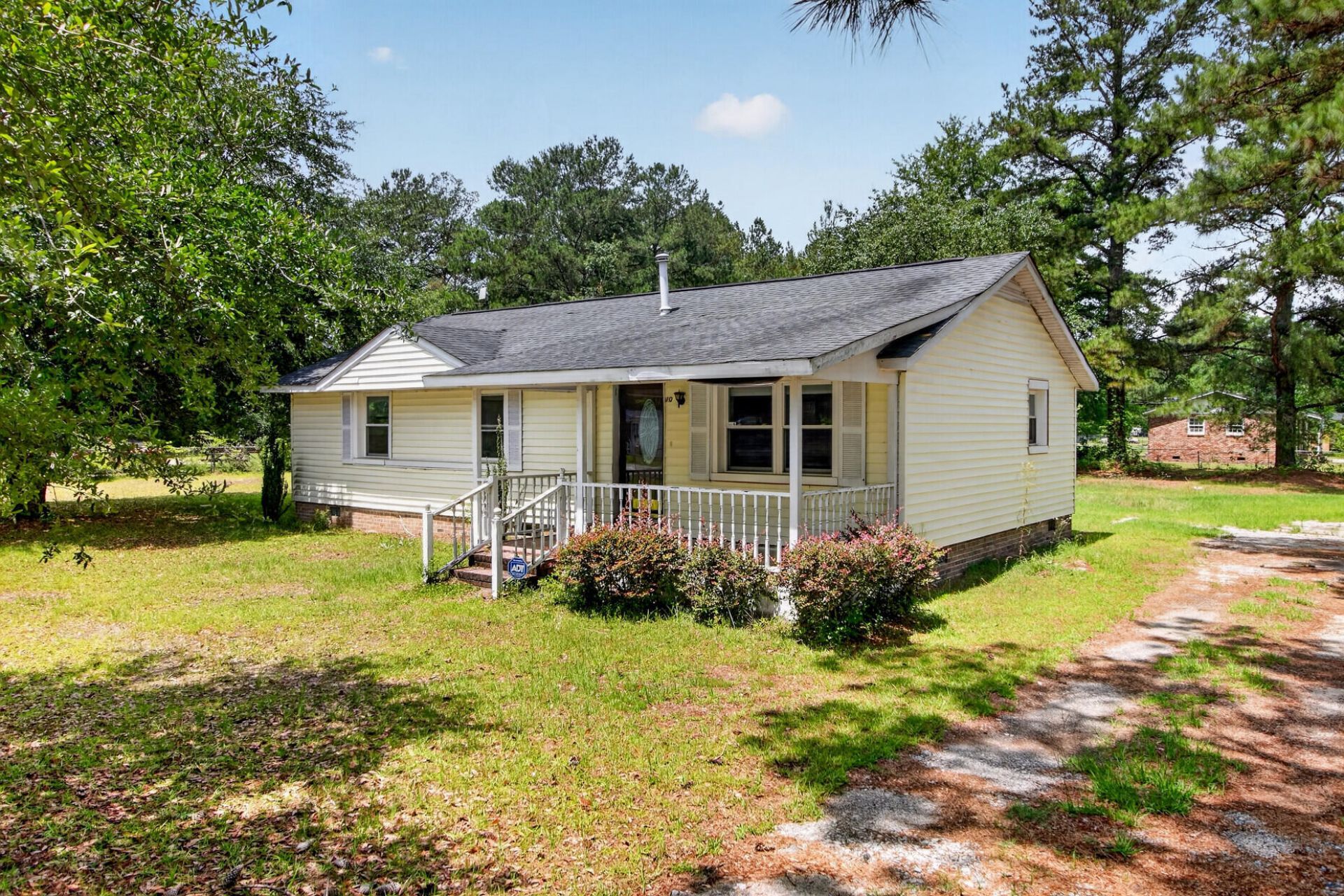 102 Montegue Street Photo 9