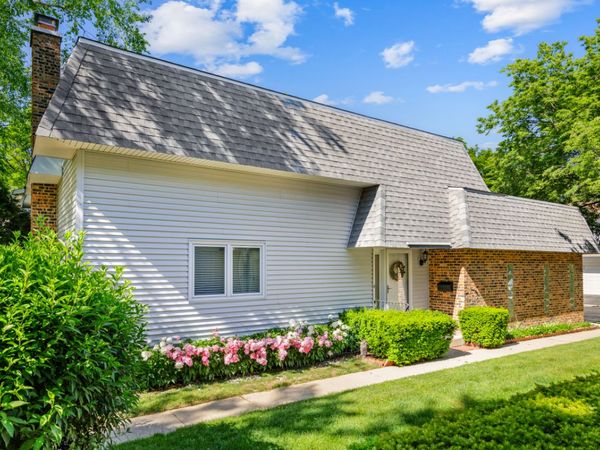 223 Pin Oak Drive , Unit 223, Wilmette, IL 60091
