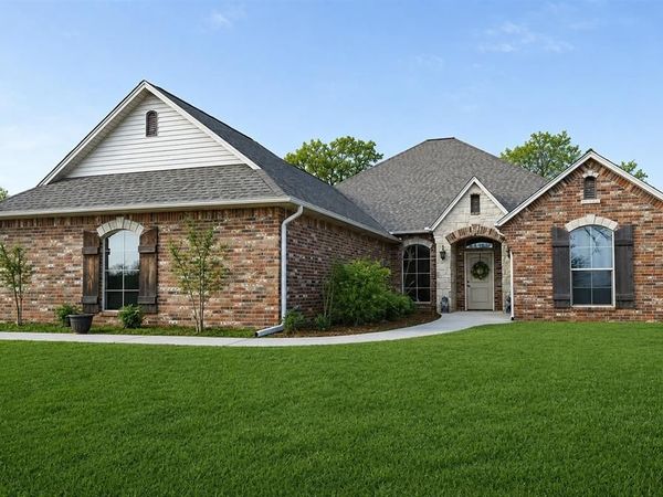 1903 Timberlake Drive, Chandler, OK 74834