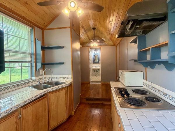 184 3rd ST, Unit 2, Maxwell, TX 78656