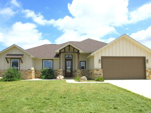 508 ALTA VISTA DR, Pleasanton, TX 78064