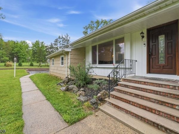 25 King George Rd, Warren, NJ 07059
