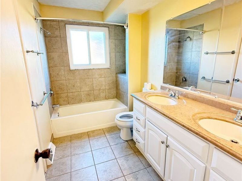 24665 Clareshire Drive, Unit 104, North Olmsted, OH 44070 Photo 13