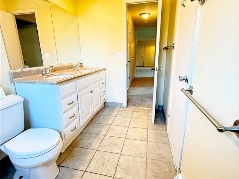 24665 Clareshire Drive, Unit 104, North Olmsted, OH 44070 Photo 14