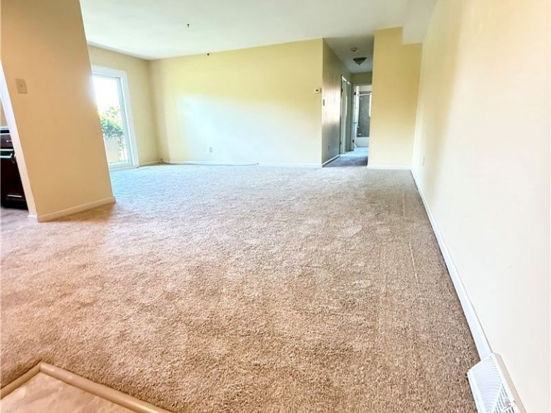 24665 Clareshire Drive, Unit 104, North Olmsted, OH 44070 Photo 2