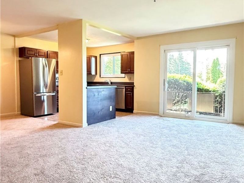 24665 Clareshire Drive, Unit 104, North Olmsted, OH 44070 Photo 6
