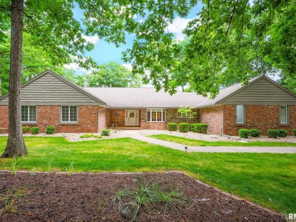 341 W RAVINWOODS Road, Peoria, IL 61615