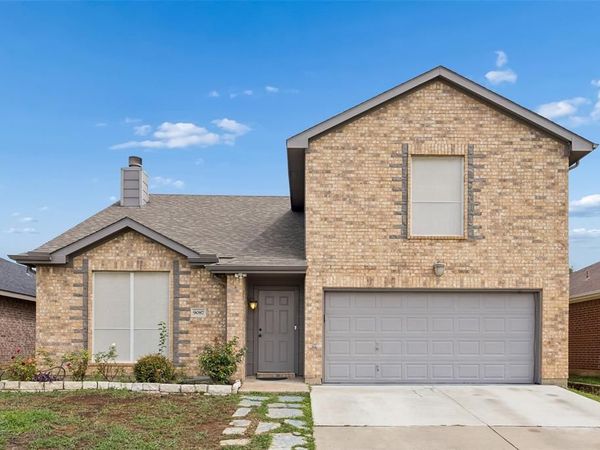 9087 River Falls Drive, Fort Worth, TX 76118