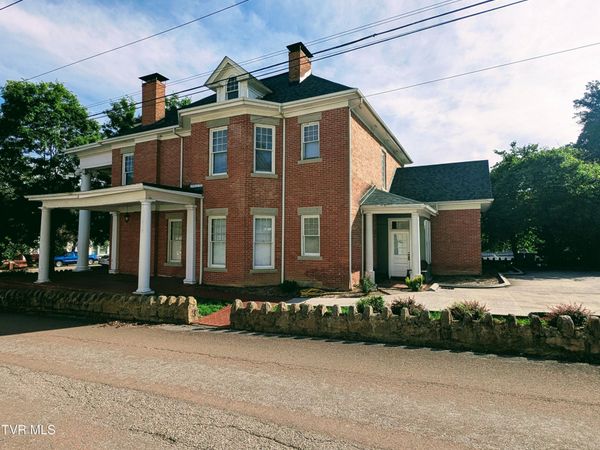 221 East Main Street, Clintwood, VA 24228