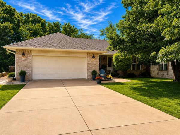6021 S Roanoke Avenue , Springfield, MO 65810