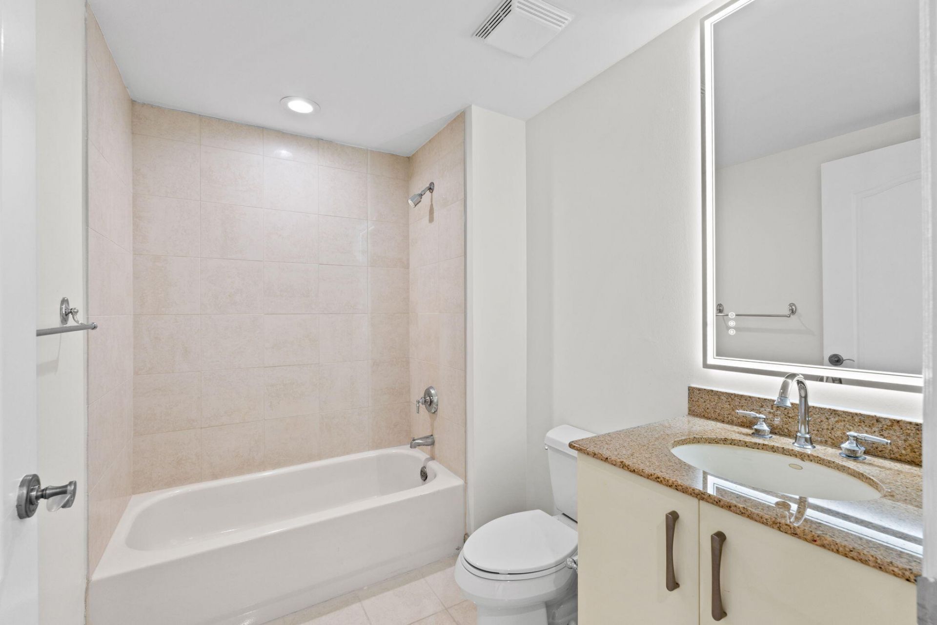 191 SE 20 Avenue, Unit 412, Deerfield Beach, FL 33441 Photo