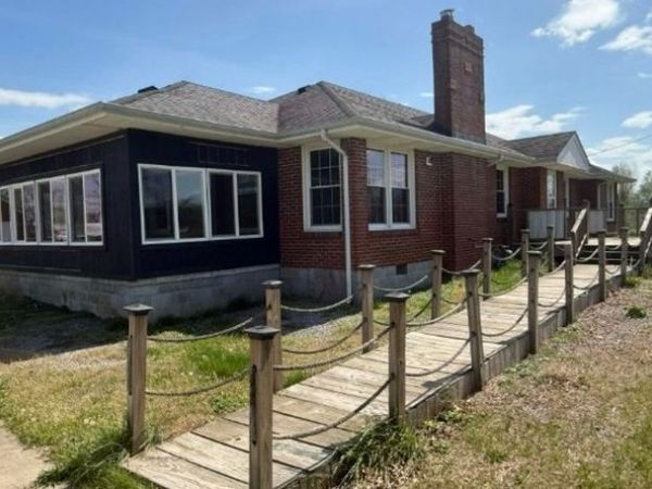 545 Carthage Rd, Red Boiling Springs, TN 37150