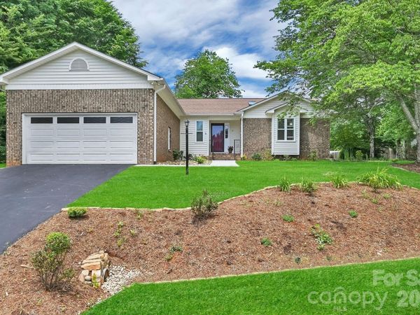 31 St Andrews Drive , Etowah, NC 28729