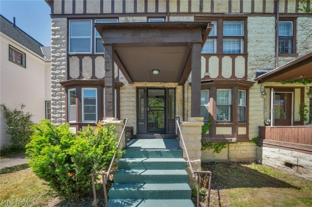 1726 Holyoke Avenue, East Cleveland, OH 44112 Main Photo